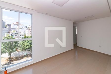 Sala de apartamento para alugar com 2 quartos, 97m² em Cabral, Contagem