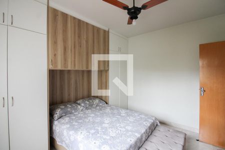 Suíte  de casa à venda com 3 quartos, 260m² em Piratininga, Belo Horizonte