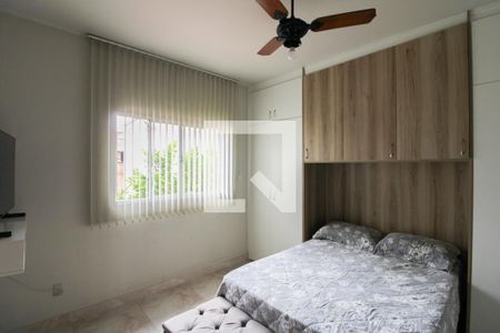 Suíte  de casa à venda com 3 quartos, 260m² em Piratininga, Belo Horizonte