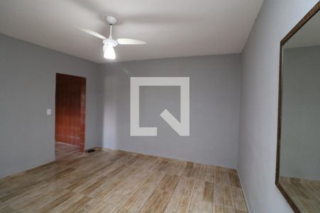 Sala de casa para alugar com 2 quartos, 120m² em Jardim Santa Adelia, São Paulo