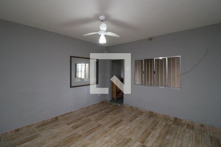 Sala de casa para alugar com 2 quartos, 120m² em Jardim Santa Adelia, São Paulo