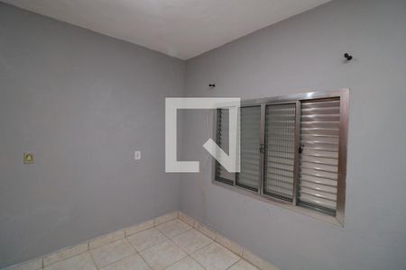 Quarto 2 de casa para alugar com 2 quartos, 120m² em Jardim Santa Adelia, São Paulo