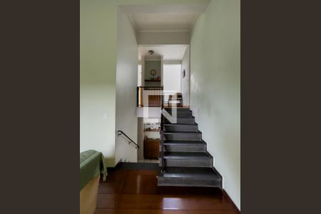 Escada de casa à venda com 3 quartos, 280m² em Jardim Alto Pedroso, São Paulo