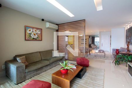 Sala de apartamento para alugar com 4 quartos, 191m² em Barra da Tijuca, Rio de Janeiro