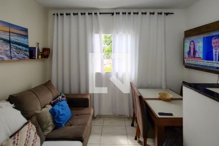 Sala de casa de condomínio para alugar com 2 quartos, 53m² em Nova Mirim, Praia Grande