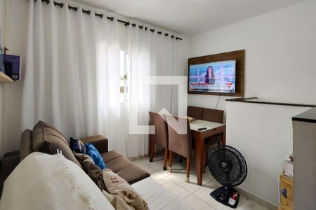 Sala de casa de condomínio para alugar com 2 quartos, 53m² em Nova Mirim, Praia Grande