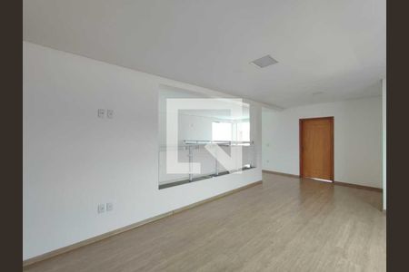 Sala de TV de casa de condomínio para alugar com 4 quartos, 333m² em Swiss Park, Campinas