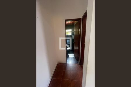 Corredor de casa para alugar com 1 quarto, 42m² em Vila Maria Helena, Duque de Caxias