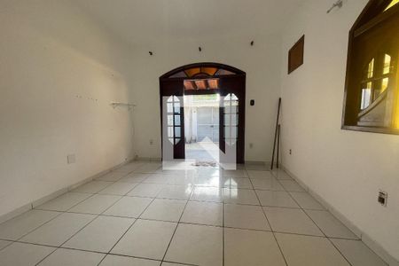 Sala de casa para alugar com 1 quarto, 42m² em Vila Maria Helena, Duque de Caxias