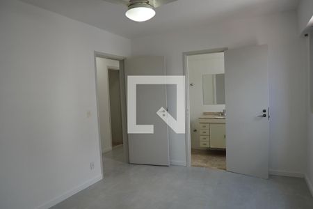 Suite de apartamento à venda com 2 quartos, 95m² em Vila Madalena, São Paulo