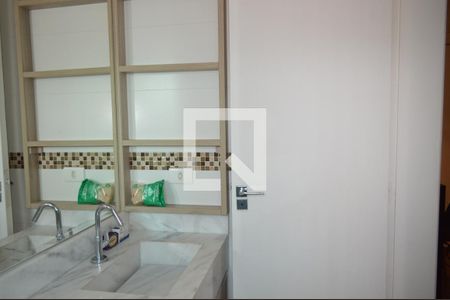 Banheiro de kitnet/studio para alugar com 1 quarto, 24m² em Jardim da Gloria, São Paulo