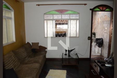 Sala de casa à venda com 3 quartos, 148m² em São Gabriel, Belo Horizonte