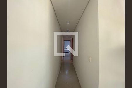 Corredor de casa à venda com 3 quartos, 280m² em Parque Renato Maia, Guarulhos