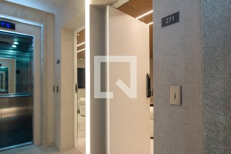 Corredor de apartamento à venda com 3 quartos, 147m² em Brooklin Novo, São Paulo