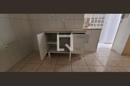 Cozinha de casa para alugar com 0 quarto, 35m² em Vila Bruno, Itaquaquecetuba