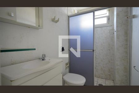 Banheiro de apartamento para alugar com 1 quarto, 55m² em Floresta, Porto Alegre