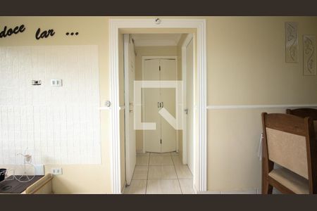 Corredor de apartamento para alugar com 2 quartos, 57m² em Vila Ivone, São Paulo