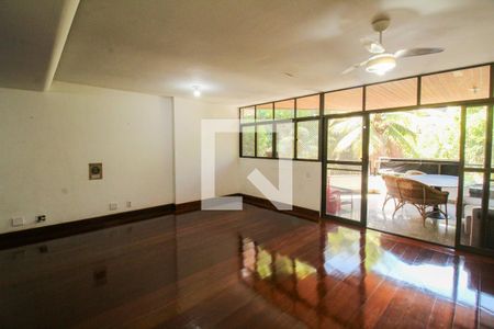 Sala de apartamento para alugar com 3 quartos, 150m² em Barra da Tijuca, Rio de Janeiro