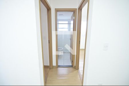 Corredor de apartamento para alugar com 2 quartos, 49m² em Residencial Monte Carlo, Goiânia