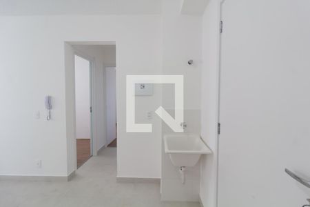 Sala/Cozinha de apartamento para alugar com 2 quartos, 32m² em Fazenda Aricanduva, São Paulo