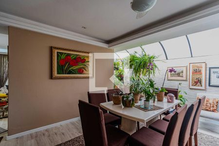 Sala de casa à venda com 4 quartos, 300m² em Vila Nova, Porto Alegre