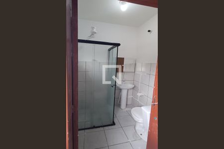 Banheiro de casa para alugar com 1 quarto, 26m² em Serraria, São José