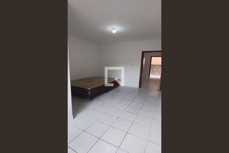 Quarto de casa para alugar com 1 quarto, 26m² em Serraria, São José