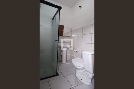 Banheiro de casa para alugar com 1 quarto, 26m² em Serraria, São José