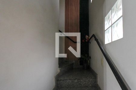 Escada de casa à venda com 2 quartos, 39m² em Vila Bancaria, São Paulo