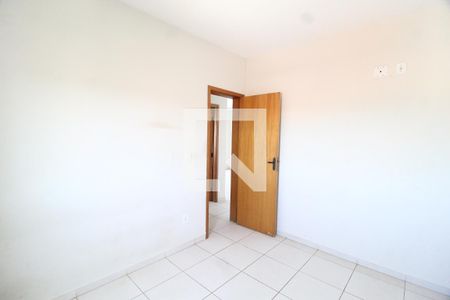 Quarto 2 de apartamento para alugar com 2 quartos, 53m² em Jardim Holanda, Uberlândia