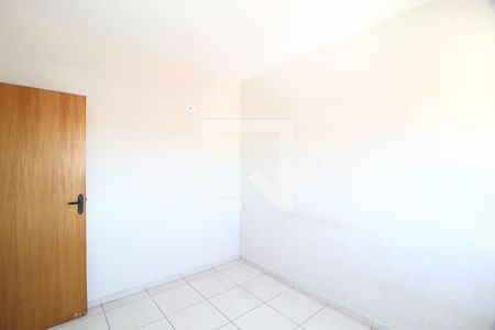 Quarto 2 de apartamento para alugar com 2 quartos, 53m² em Jardim Holanda, Uberlândia