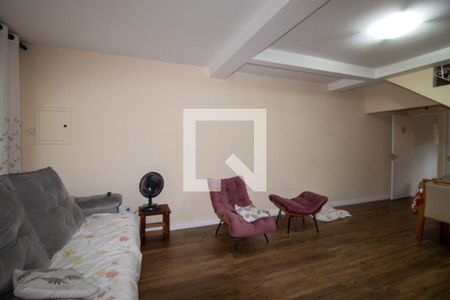 Sala de casa à venda com 3 quartos, 220m² em Vila Gomes, São Paulo