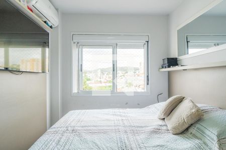 Quarto 1 de apartamento para alugar com 2 quartos, 52m² em Rio Branco, Porto Alegre