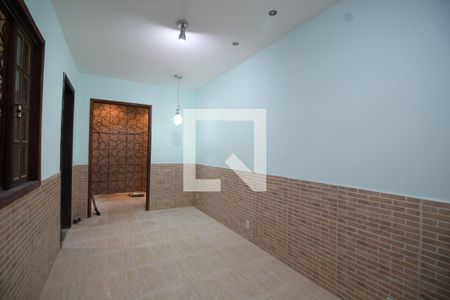 Sala de casa para alugar com 1 quarto, 50m² em Freguesia (jacarepaguá), Rio de Janeiro