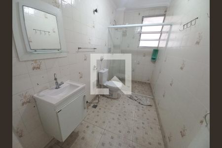 Banheiro de apartamento para alugar com 1 quarto, 64m² em Itararé, São Vicente