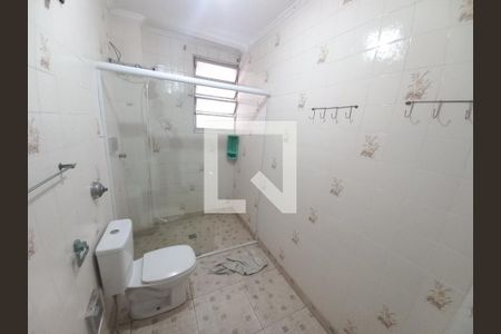 Banheiro de apartamento para alugar com 1 quarto, 64m² em Itararé, São Vicente