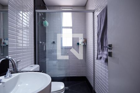 Banheiro de apartamento à venda com 1 quarto, 52m² em Anchieta, Belo Horizonte