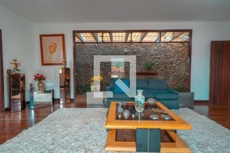 Casa à venda com 5 quartos, 350m² em São Francisco, Niterói