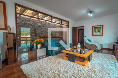 Casa à venda com 5 quartos, 350m² em São Francisco, Niterói