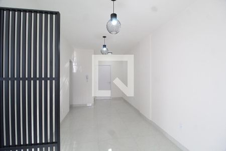 Sala de apartamento para alugar com 2 quartos, 70m² em Santa Mônica, Uberlândia