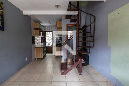 Sala de casa de condomínio para alugar com 3 quartos, 90080m² em Vila Nova, Porto Alegre