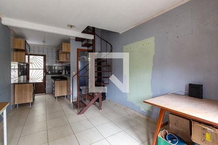 Sala de casa de condomínio para alugar com 3 quartos, 90080m² em Vila Nova, Porto Alegre