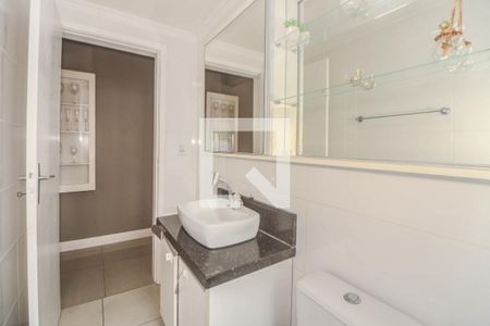 Banheiro de apartamento para alugar com 1 quarto, 44m² em São João, Porto Alegre