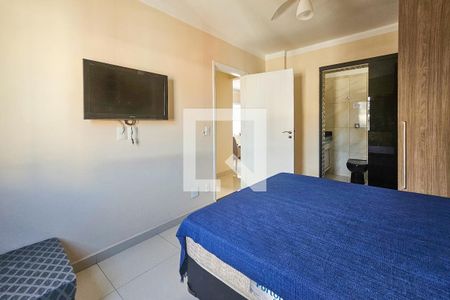Suíte de apartamento para alugar com 3 quartos, 230m² em Jardim Las Palmas, Guarujá