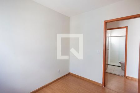 Quarto 1 de apartamento para alugar com 2 quartos, 43m² em Jardim Holanda, Uberlândia