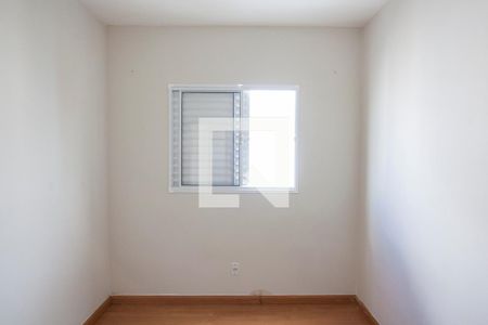 Quarto 1 de apartamento para alugar com 2 quartos, 43m² em Jardim Holanda, Uberlândia