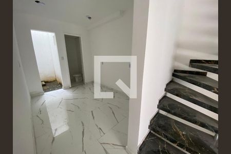 Sala de casa de condomínio para alugar com 2 quartos, 94m² em Vila Moreira, Guarulhos