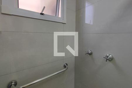 Banheiro Suíte de apartamento para alugar com 3 quartos, 63m² em Jardim Ipaussurama, Campinas