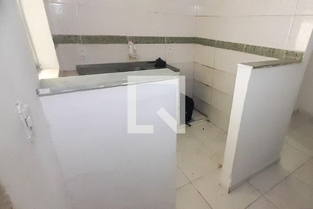 Cozinha de apartamento para alugar com 1 quarto, 28m² em Curicica, Rio de Janeiro