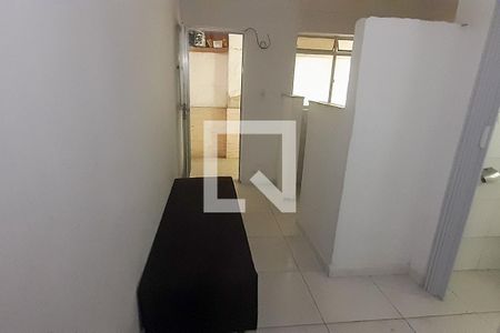 Sala de apartamento para alugar com 1 quarto, 28m² em Curicica, Rio de Janeiro